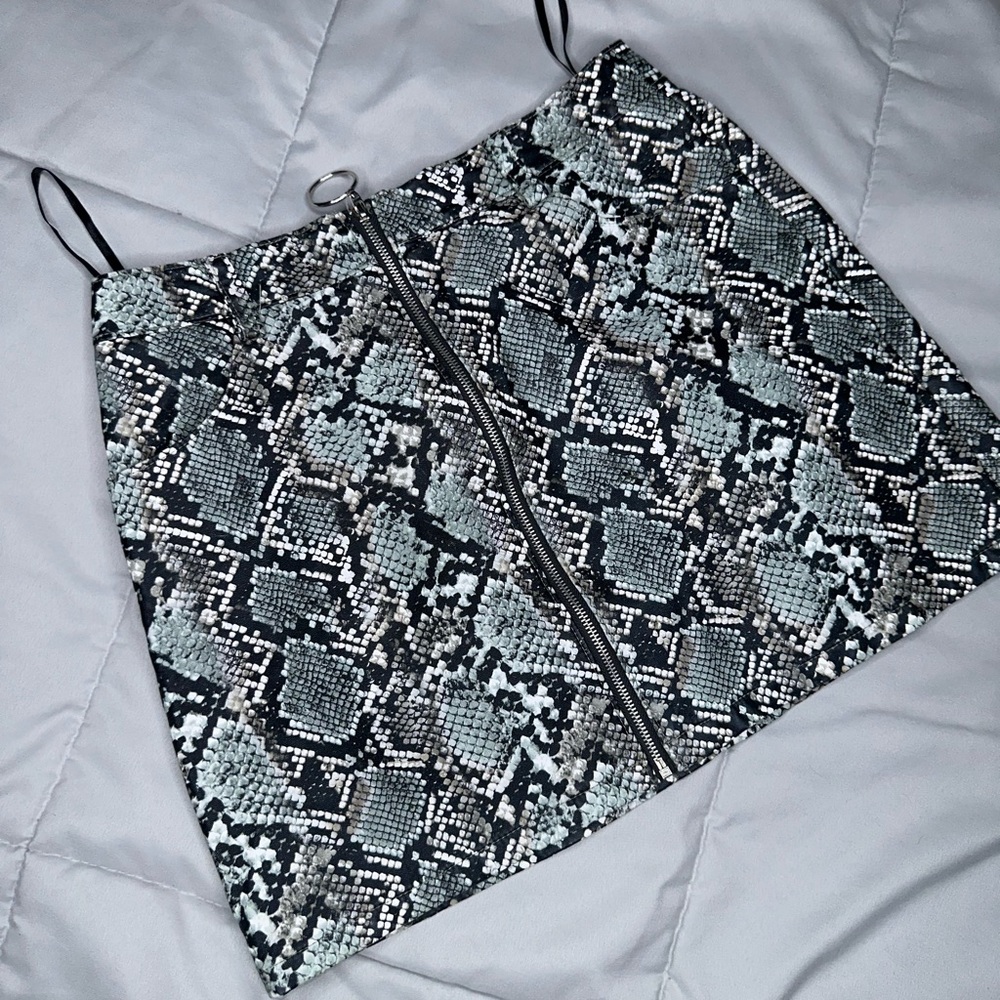Honey Punch Snake Print Skirt - Black and Gray